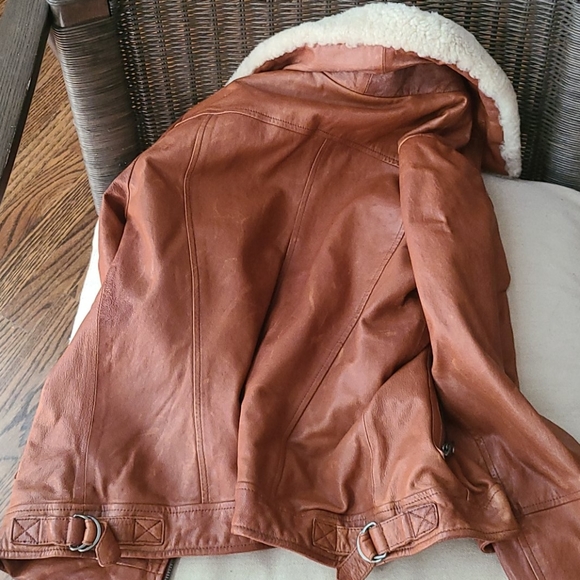 Banana Republic Leather jacket - Picture 6 of 7